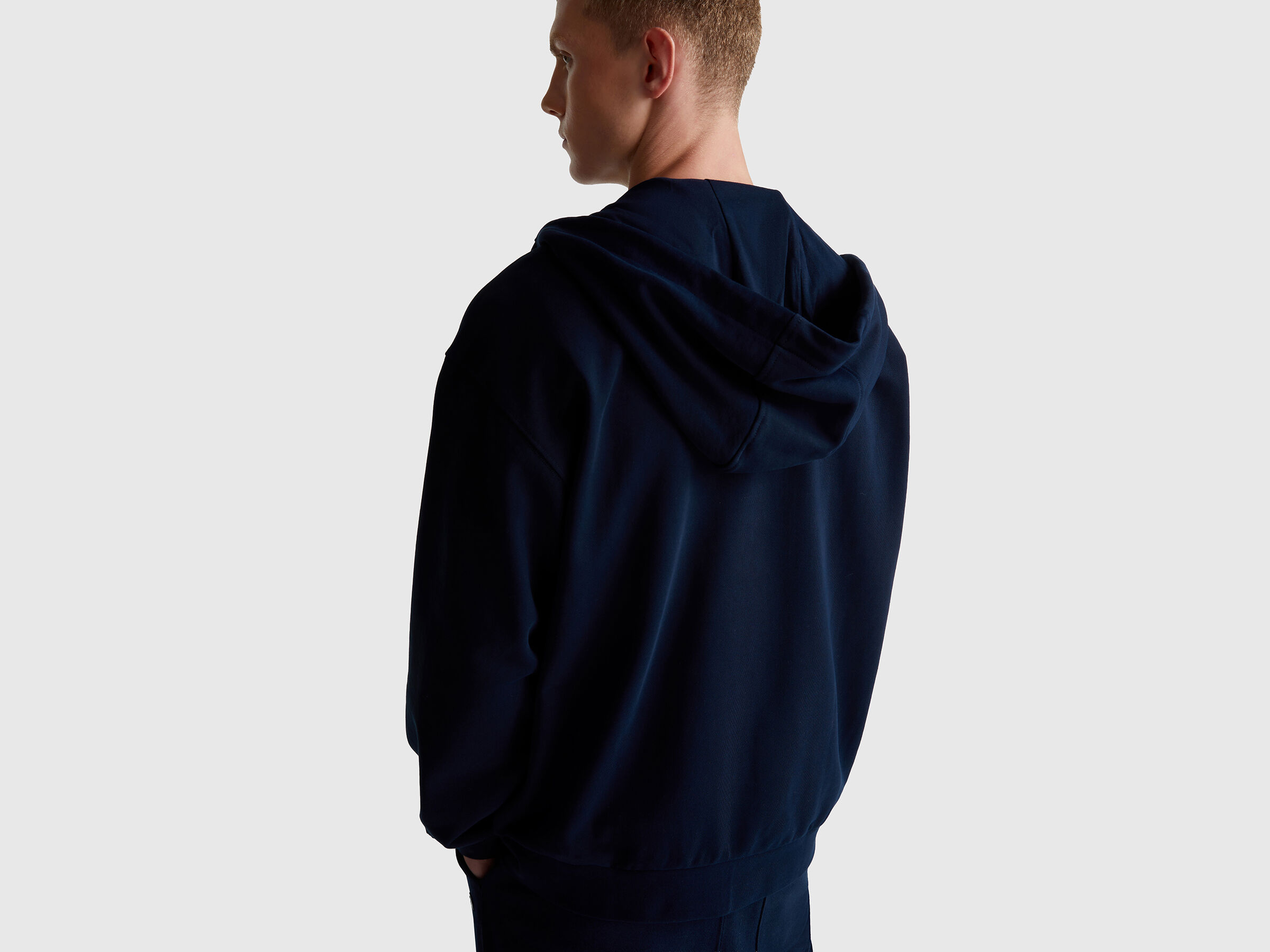 JACKET W/HOOD L/S Men image number 2